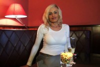 Sex anal cu o milf blonda si excitata